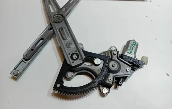 Hyundai i20 (PB PBT) Front door window regulator with motor PODNOŚNIK SZYBY DRZWI PRAWY PRZÓD