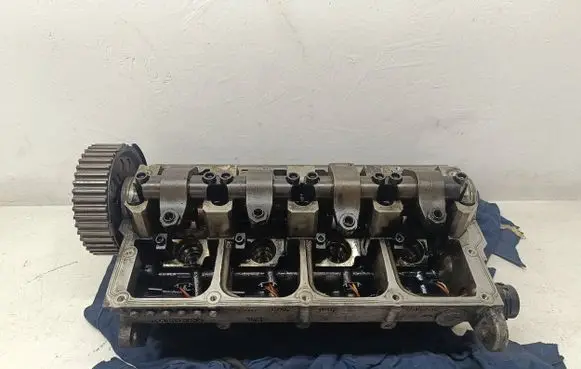 Volkswagen Golf V Engine head 038103373R