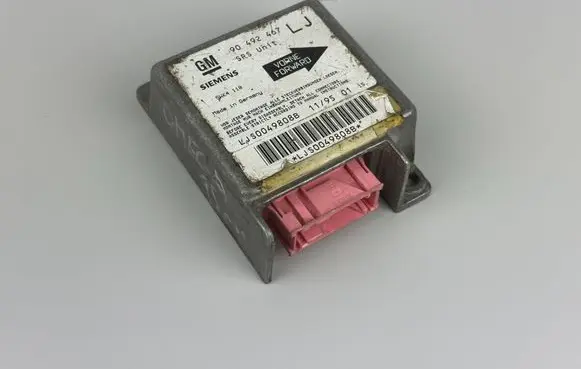 Opel Omega B1 Airbag control unit/module 90492467 LJS0049808B 5WK4110