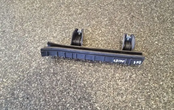 Fiat 500L Front door windshield rail 51884097