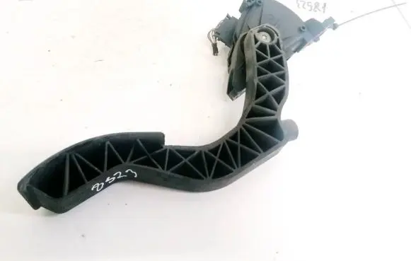 Skoda Superb B5 (3U) Accelerator throttle pedal 8D1721523F 6PV00837603