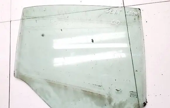 Seat Leon (1M) Rear door window glass dot36as2m129