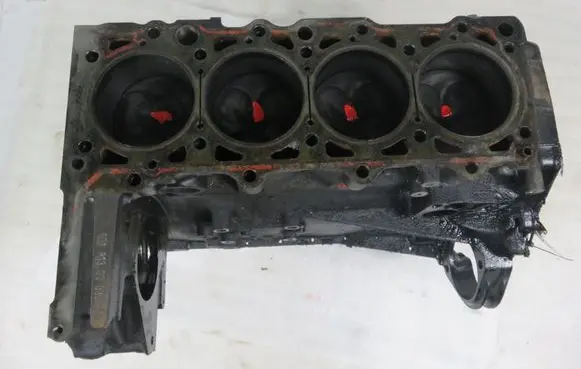 Mercedes-Benz C AMG W202 Engine block OM601913