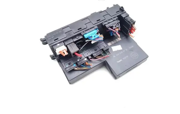 Mercedes-Benz CLK AMG A208 C208 Fuse module 2085450132 0025451901