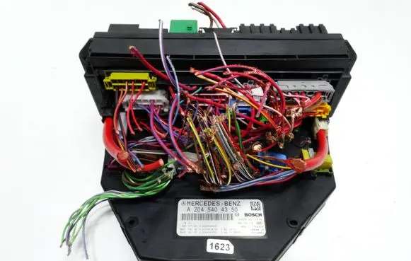 Mercedes-Benz C W204 SAM control unit A2045404350 A2044424100 A2045456001