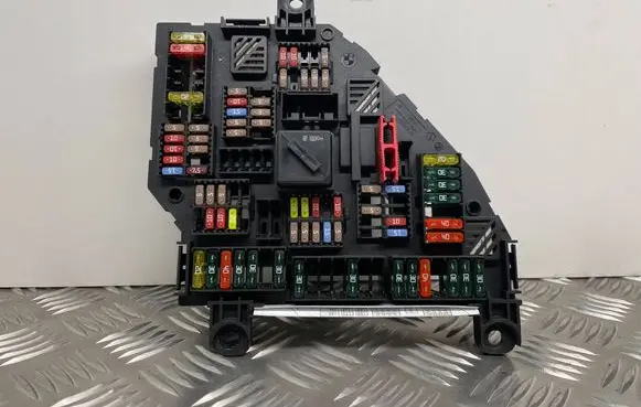 BMW 5 F10 F11 Fuse module 9264923