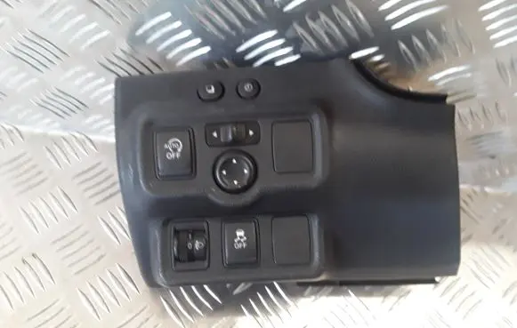 Nissan Note (E12) Other switches/knobs/shifts