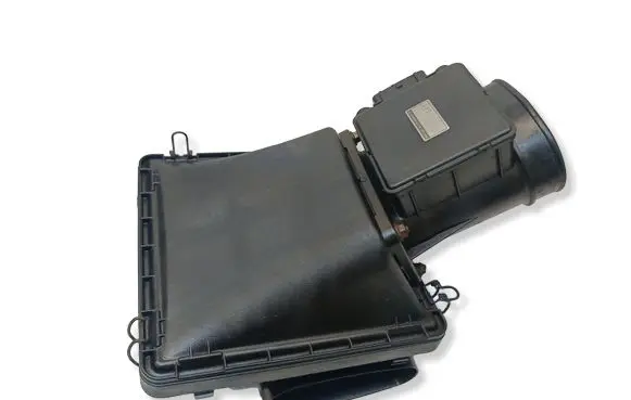 Mitsubishi 3000 GT Air filter E5T06072