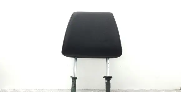 Volkswagen PASSAT B7 Front seat headrest 