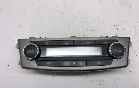 Toyota Avensis T270 Climate control unit 5590005460