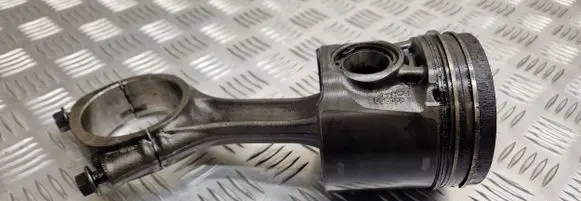 Peugeot Boxer Piston with connecting rod