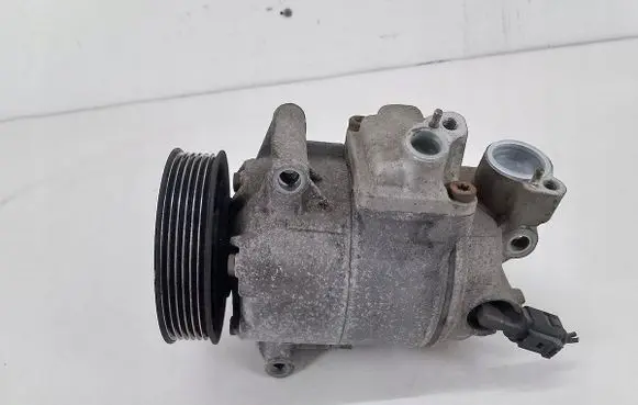 Volkswagen Golf V Air conditioning (A/C) compressor (pump)