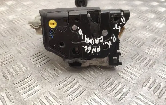 Audi A5 8T 8F Front door lock 8J2837015A