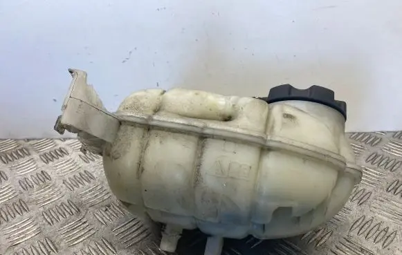 BMW 4 F36 Gran coupe Coolant expansion tank/reservoir 7642160 17137642160