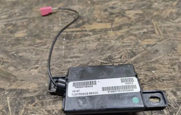 Fiat 500X Antenna control unit P68247494AA