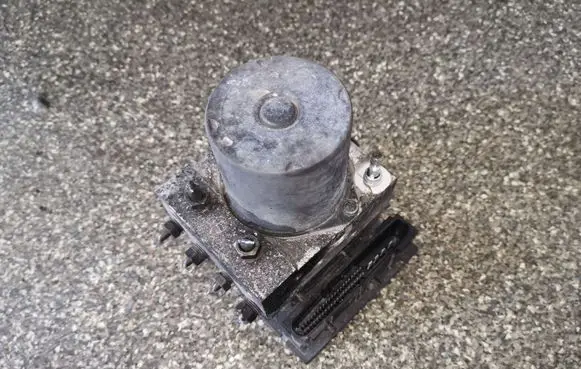 Nissan Primera ABS Pump 0265950371