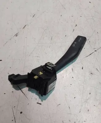 Skoda Octavia Mk2 (1Z) Indicator stalk 1K0953513 01103500 10350062966160