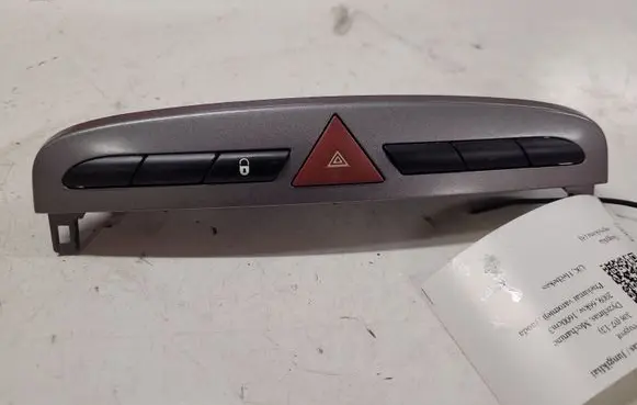 Peugeot 308 Hazard light switch 9659417177