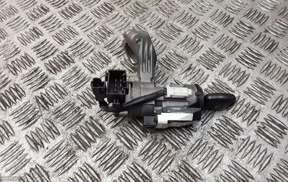 Toyota Corolla E110 Ignition lock 45020024