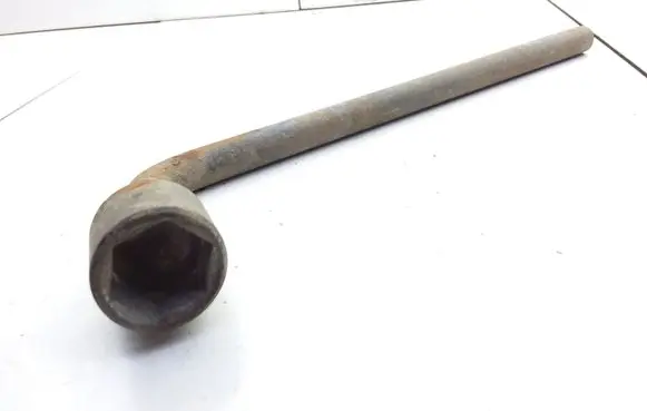 Mazda 323 F Wheel nut wrench 