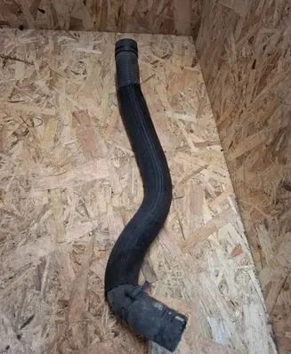 Ford Mustang VI Engine coolant pipe/hose FR338B273AD