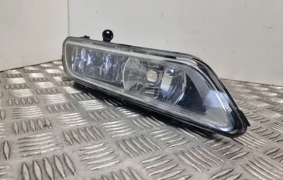 Volkswagen PASSAT B7 Front fog light 17662401