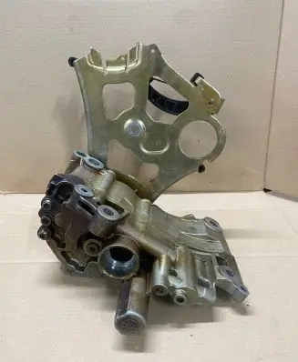 BMW 5 E60 E61 Oil pump 7551004