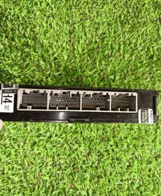 Toyota Prius+ (ZVW40) Engine control unit/module 89681-47270
