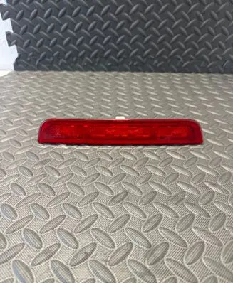 Third/center stoplight
