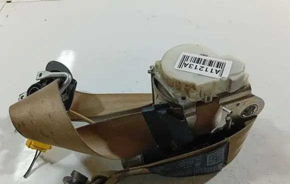 Volkswagen PASSAT B6 Front seatbelt YD41935606
