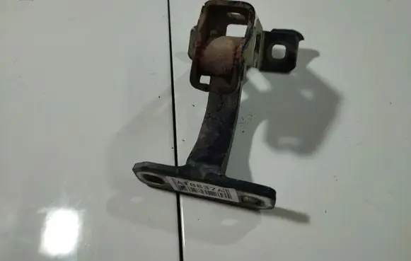 Dacia Logan I Tailgate/trunk/boot hinge