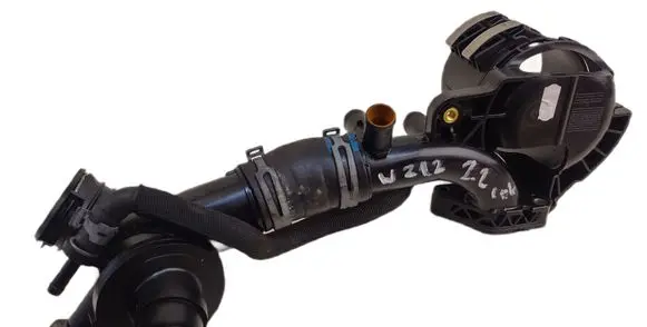 Mercedes-Benz E W212 Thermostat/thermostat housing A6512003700 A6512002600