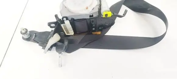 Nissan Note (E11) Front seatbelt
