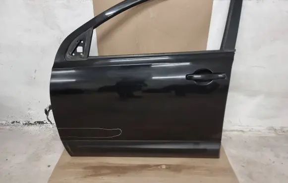 Nissan Qashqai+2 Front door