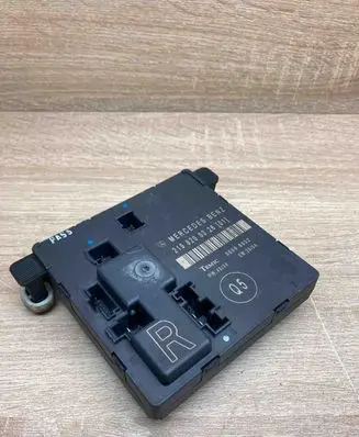 Mercedes-Benz CLS C219 Door control unit/module 2198200326 5032