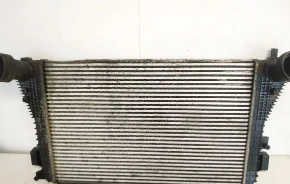 Skoda Octavia Mk2 (1Z) Intercooler radiator 1k0145803l