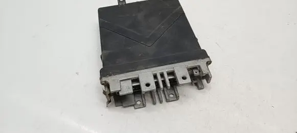 Volkswagen PASSAT B3 Engine control unit/module 5719368