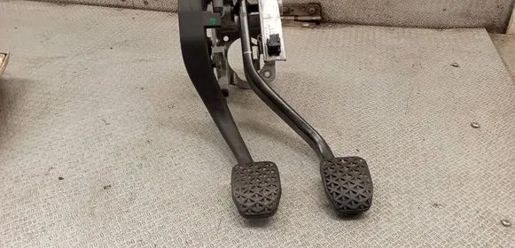 BMW 3 E90 E91 Pedal assembly 6787111 6761310