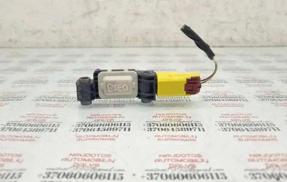 Seat Exeo (3R) Airbag deployment crash/impact sensor 8J0959651