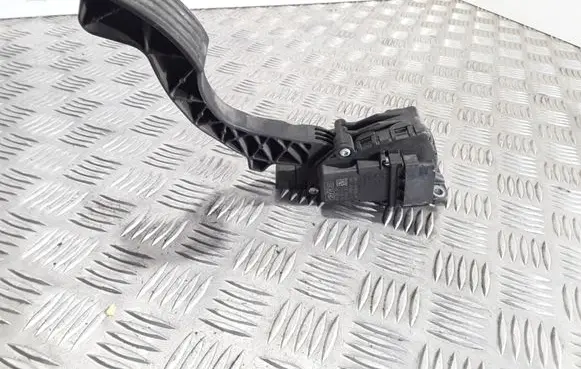 Ford Focus Accelerator throttle pedal 4M519F836AK 6PV00864132