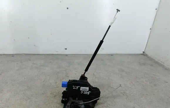 Skoda Roomster (5J) Rear door lock 5J7839015A