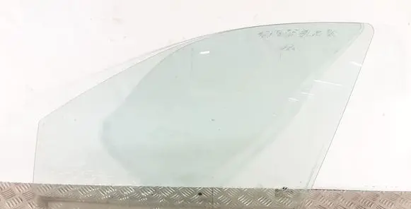 Hyundai Santa Fe Front door window glass four-door