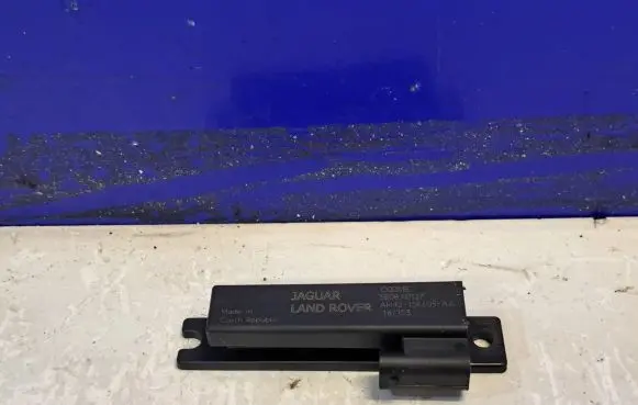 Jaguar XE Keyless system antenna AH4215K603AA 5E08X0127