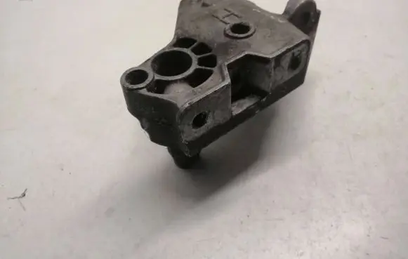 Audi A3 S3 8L Engine mounting bracket 038199207H
