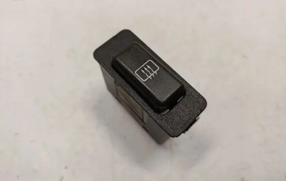 BMW 5 E34 Windscreen/window heater switch 1391749 61311391749