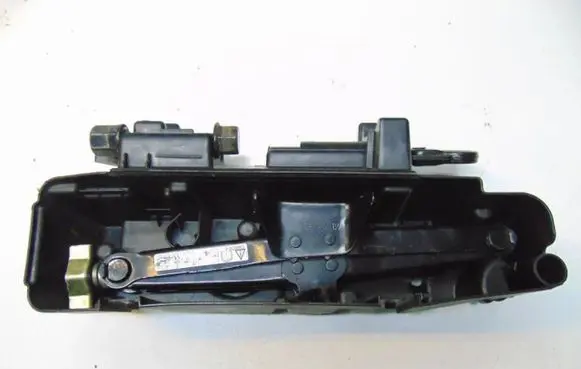 Renault Megane I Spare wheel mounting bracket 