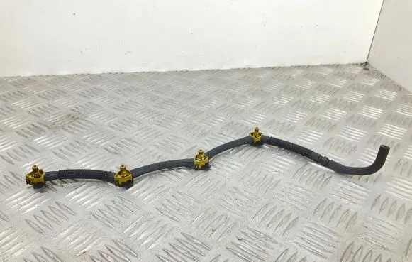 Volkswagen PASSAT B8 Fuel return line/hose S21417C