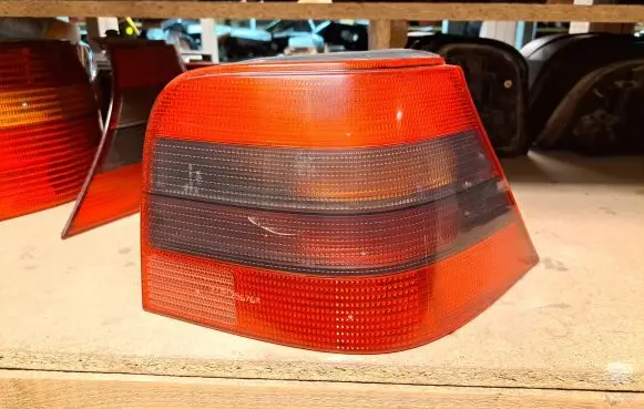 Volkswagen Golf IV Rear/tail lights 1J6945112 1J6945096