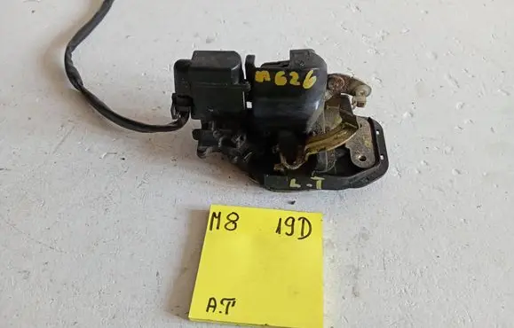 Mazda 323 Rear door lock 56989475665