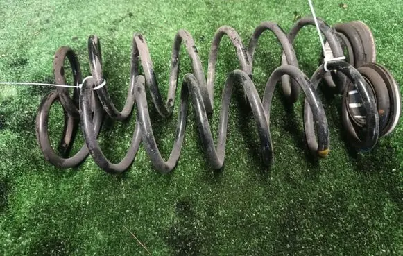 Opel Mokka B Rear coil spring